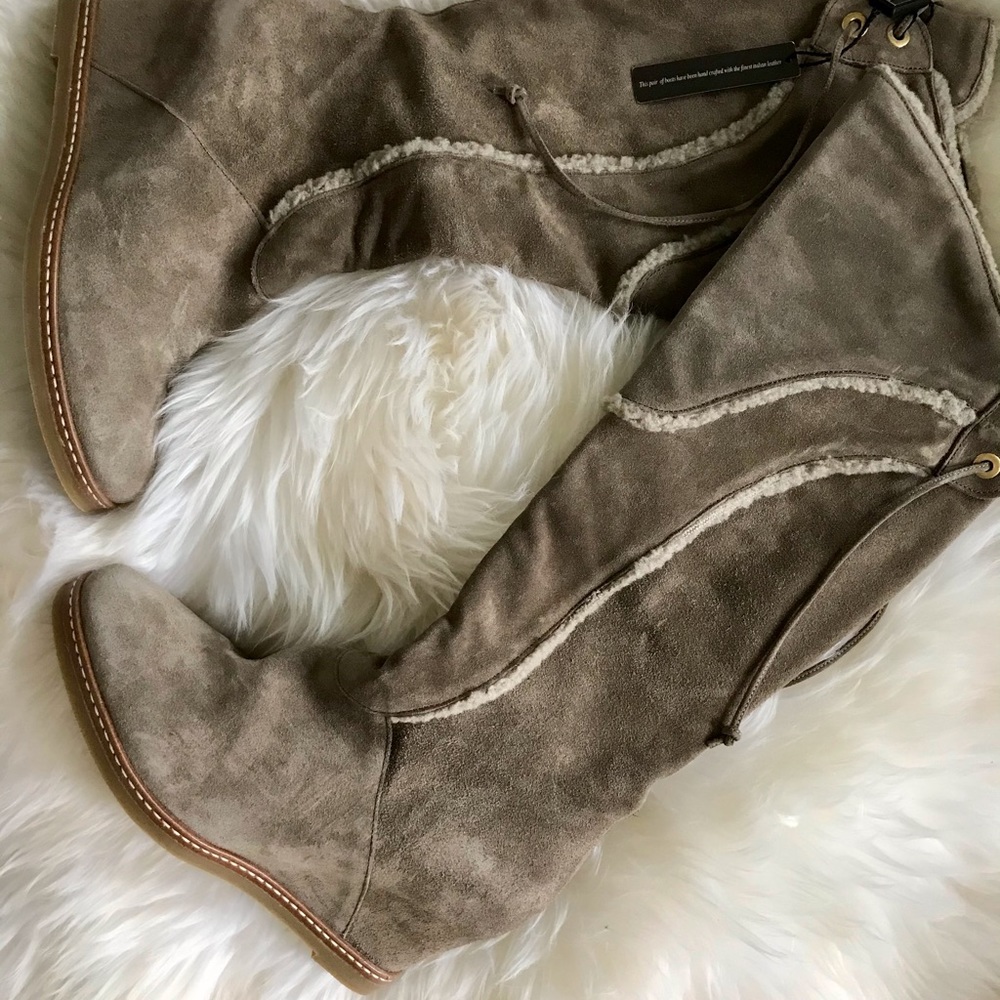 Faux fur hand made Italian boots 37